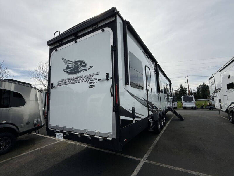 2020 Jayco Seismic