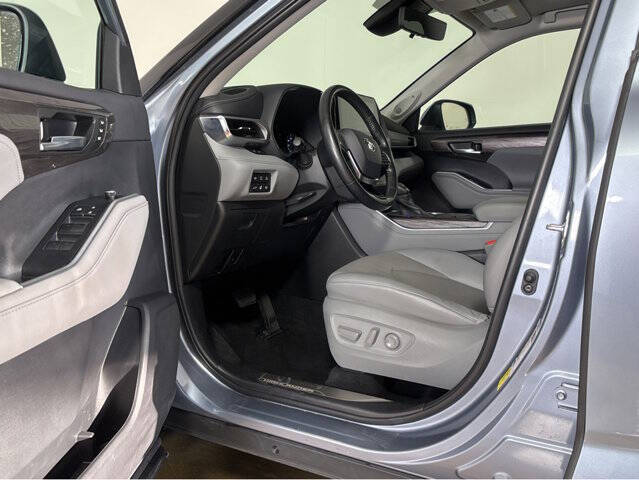 Used 2021 Toyota Highlander Platinum with VIN 5TDEBRCHXMS052034 for sale in Madison, WI