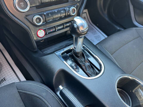 2015 Ford Mustang V6