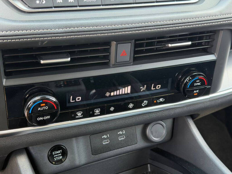 2025 Nissan Rogue SV