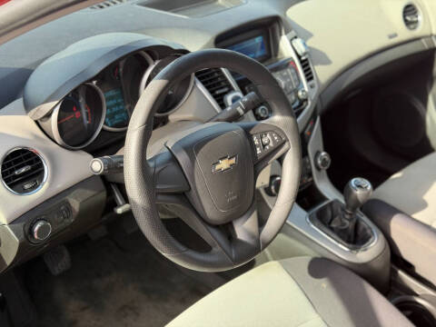 2014 Chevrolet Cruze LS Manual
