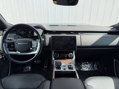 2023 Land Rover Range Rover P530 SE
