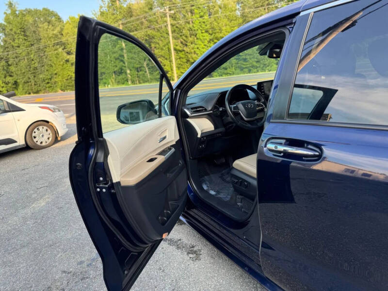 2021 Toyota Sienna XLE 7-Passenger