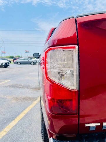 2017 Nissan Titan SV