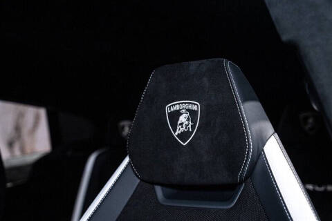 2023 Lamborghini Urus Performante