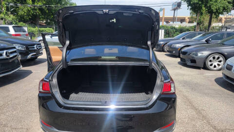 2019 Lexus ES 300h