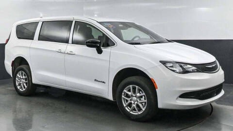 2025 Chrysler Voyager LX