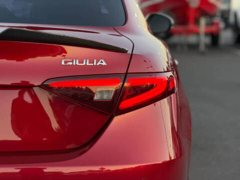2017 Alfa Romeo Giulia Ti