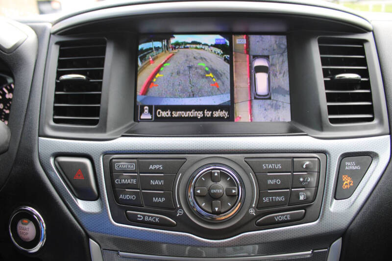 2020 Nissan Pathfinder SL