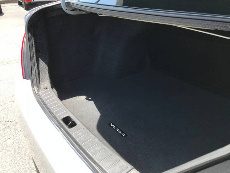 2019 Nissan Versa S Plus