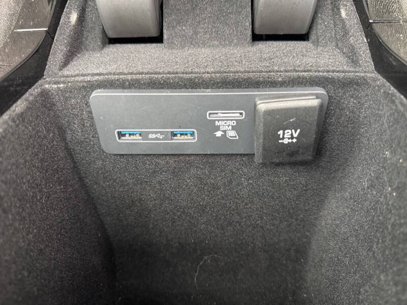 2019 Land Rover Range Rover Velar P380 R-Dynamic HSE