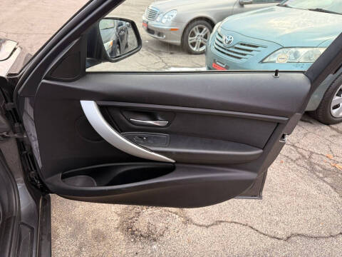 2013 BMW 3 Series 320i