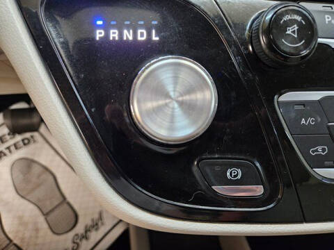 2017 Chrysler Pacifica Touring-L Plus