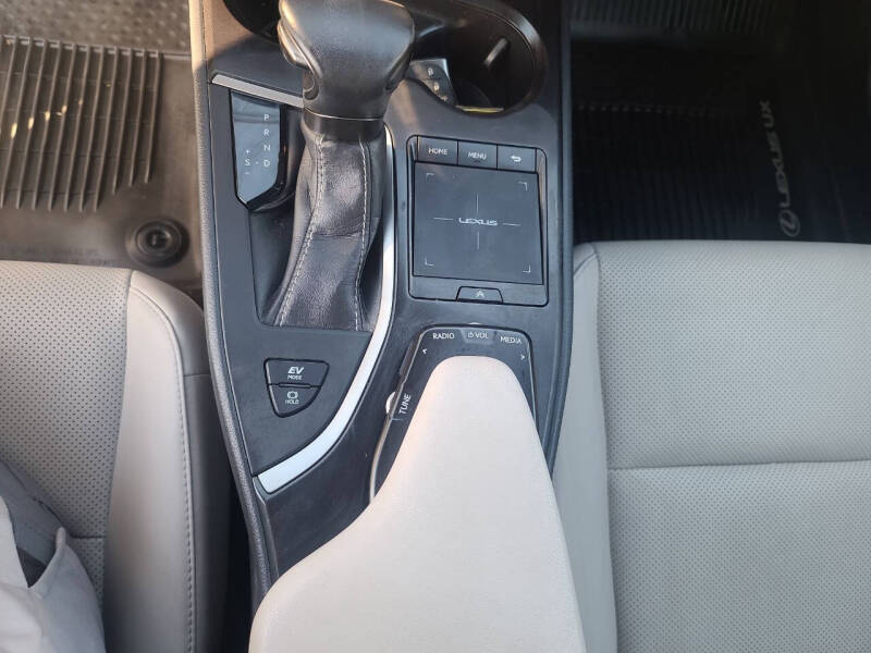 2022 Lexus UX 250h