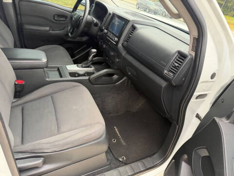 2023 Nissan Frontier SV