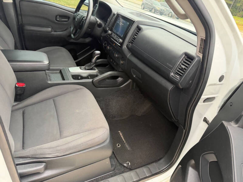 2023 Nissan Frontier SV