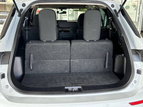 2023 Mitsubishi Outlander ES