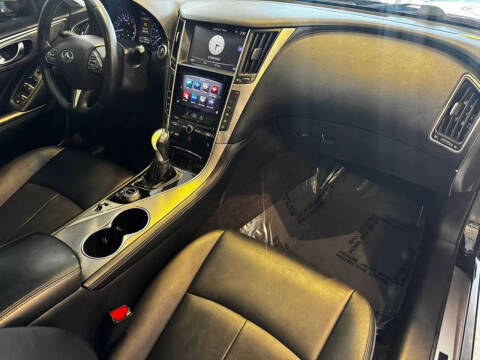 2015 Infiniti Q50 Premium