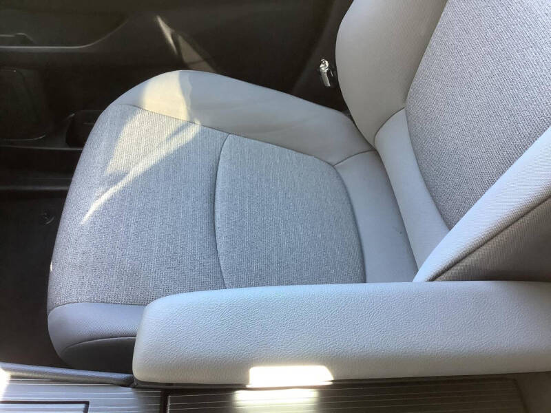 2025 Toyota Sienna LE 8-Passenger