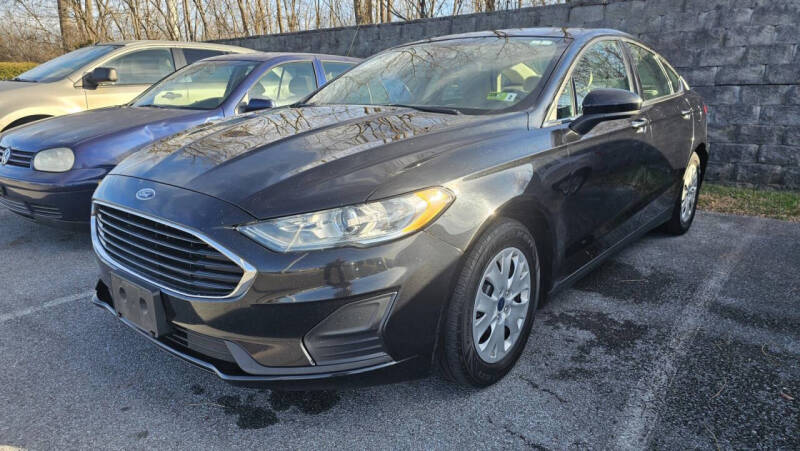 2020 Ford Fusion S's photo
