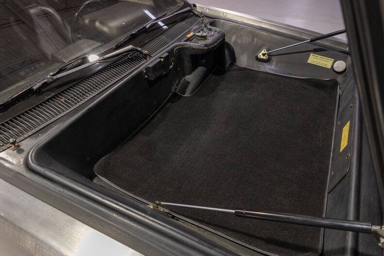 1981 DeLorean DMC-12