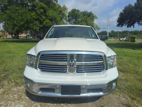 2016 RAM 1500 SLT