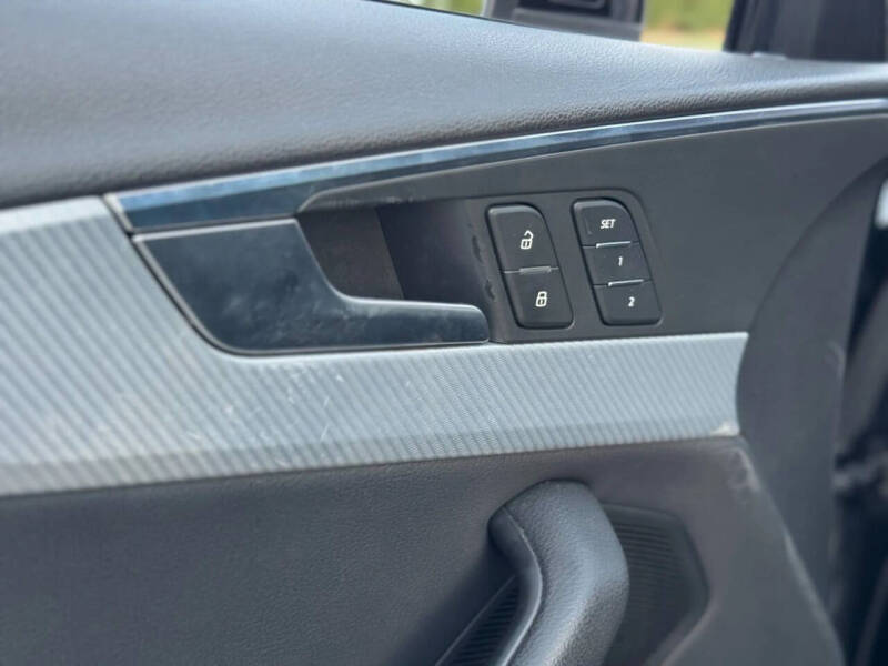 2017 Audi A4 2.0T quattro Premium Plus