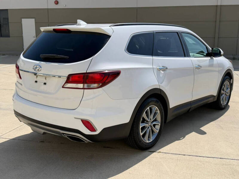 2017 Hyundai Santa Fe SE