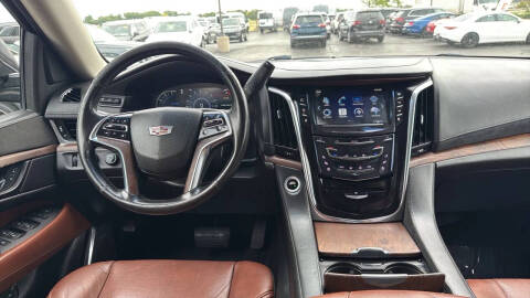 2016 Cadillac Escalade Luxury Collection
