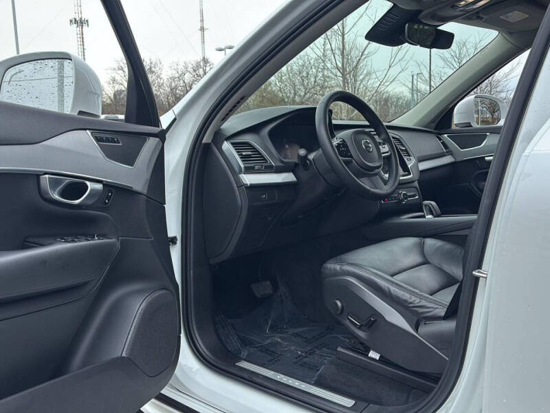 2023 Volvo XC90 B5 Core