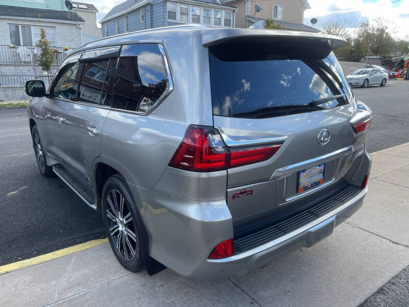 2018 Lexus LX 570 Three-Row