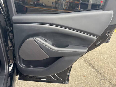 2022 Ford Mustang Mach-E Select