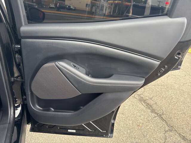 2022 Ford Mustang Mach-E Select