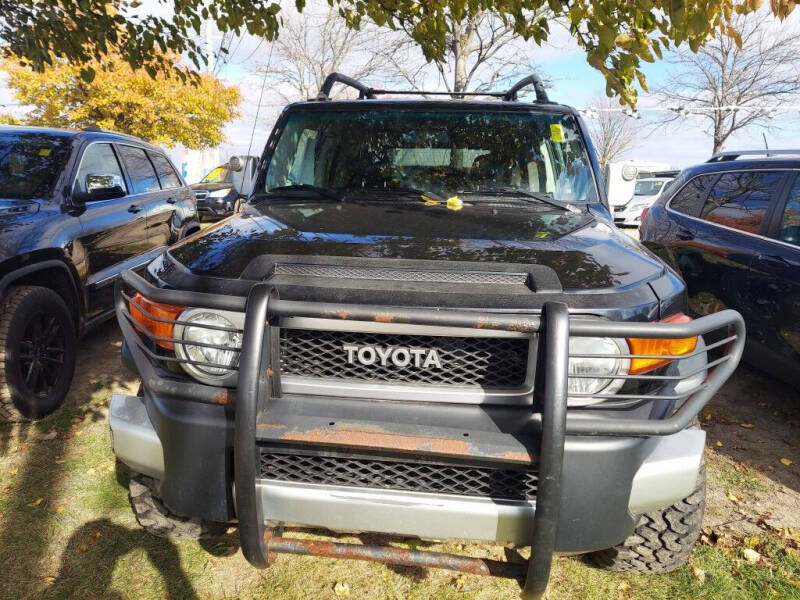 2008 Toyota FJ Cruiser for sale at Car Connection in Yorkville IL