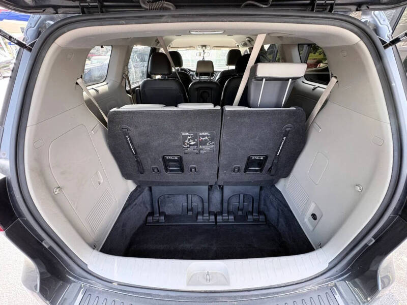 2017 Kia Sedona LX