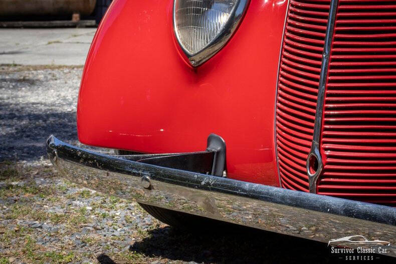 1937 Ford Tudor