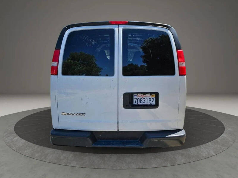2018 Chevrolet Express 2500