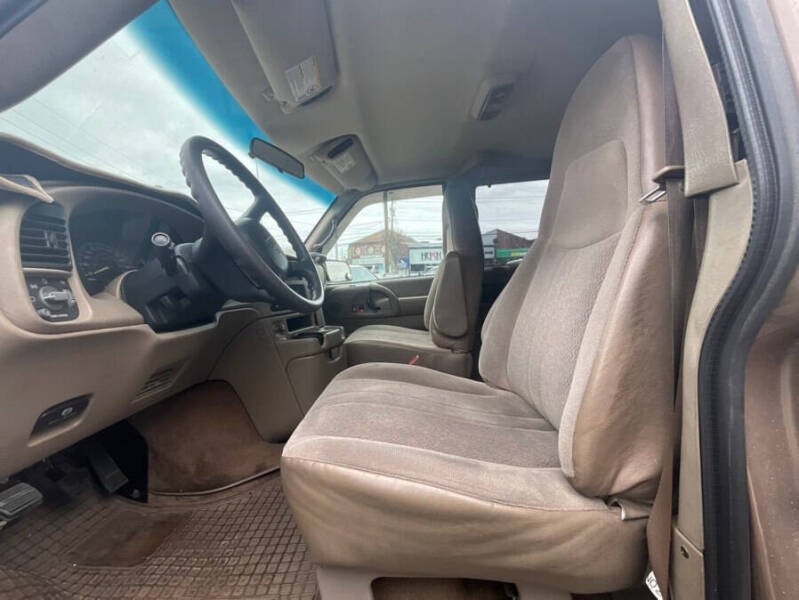 2003 GMC Safari