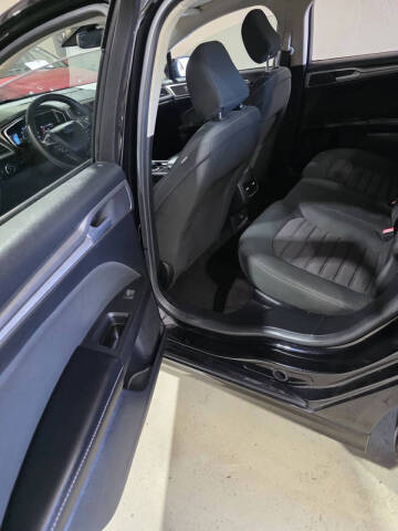 2020 Ford Fusion SE