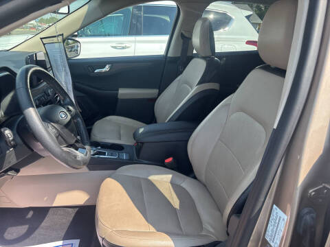 2020 Ford Escape Titanium