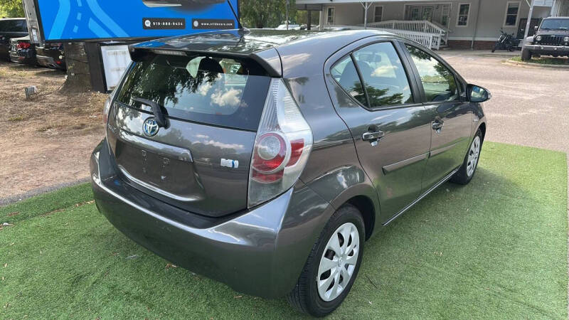 2013 Toyota Prius c
