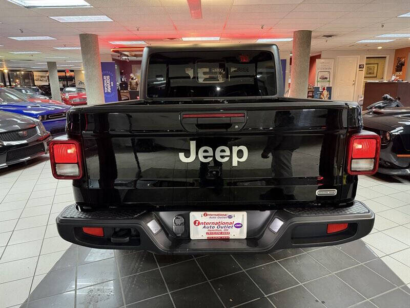 2023 Jeep Gladiator Overland