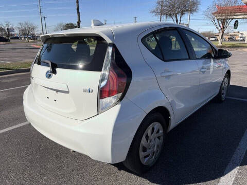 2016 Toyota Prius c One