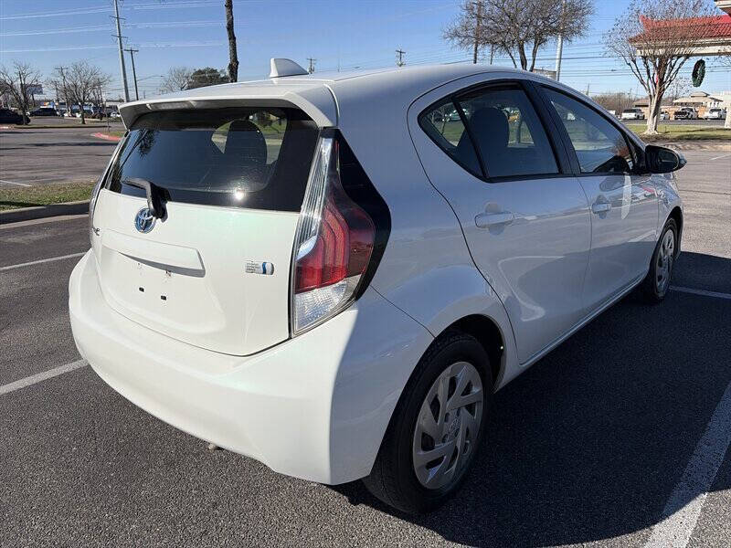 2016 Toyota Prius c One