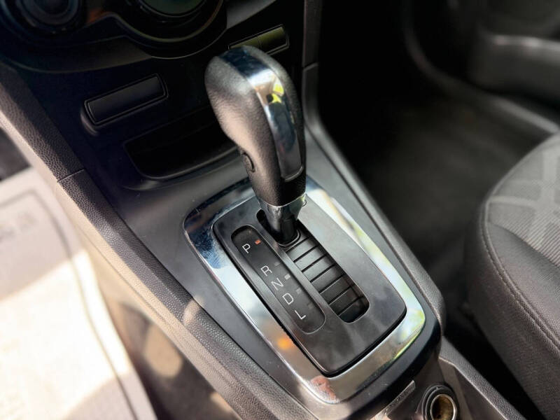 2013 Ford Fiesta SE