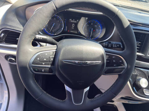 2024 Chrysler Voyager LX