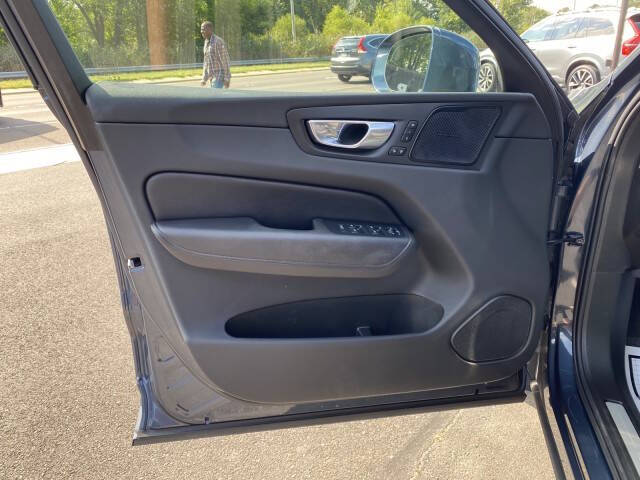 2022 Volvo XC60 Recharge T8 Inscription Expression