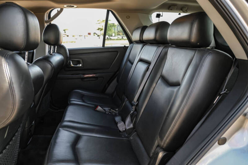 2004 Cadillac SRX