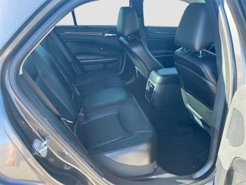 2022 Chrysler 300 Touring L