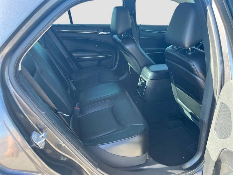 2022 Chrysler 300 Touring L